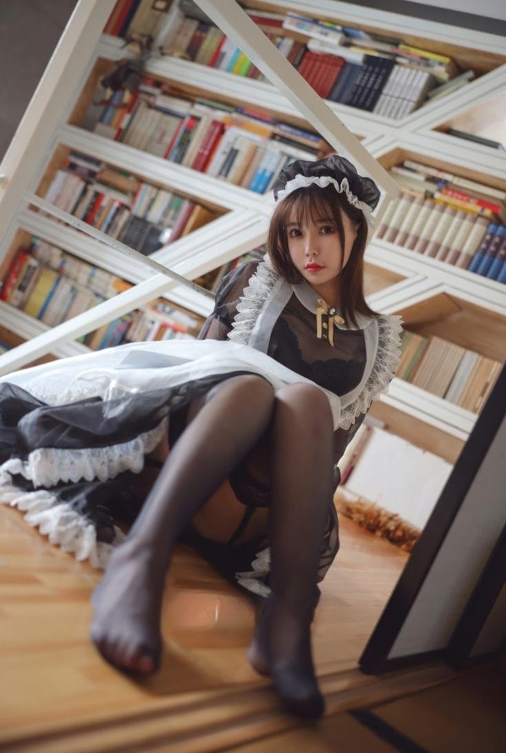 亚马逊鲶鱼 – 黑色透明女仆-让人受不了
